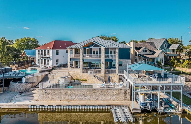 New Big Blue in LBJ Waterfront with a Private Pool