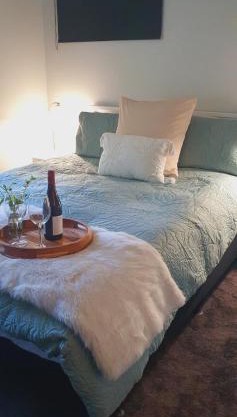New Birdsong Abode Central Guest House