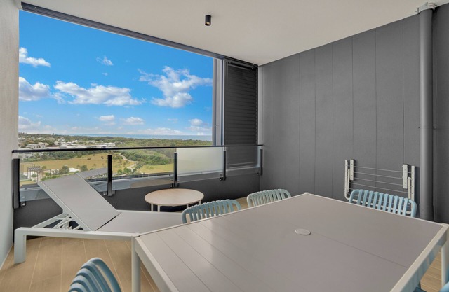 New Bokarina Oceanview 3 bedroom apartment with heated pool.