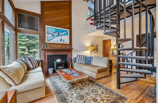 New! Brundage Meadows 1 - Bright, cozy - 2story - wood stove - forest views - by trails, lake, town