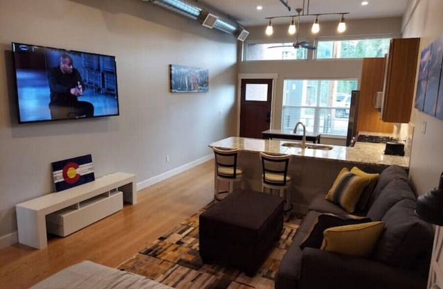 New Build Boardwalk Studio Condo steps from Lake!n