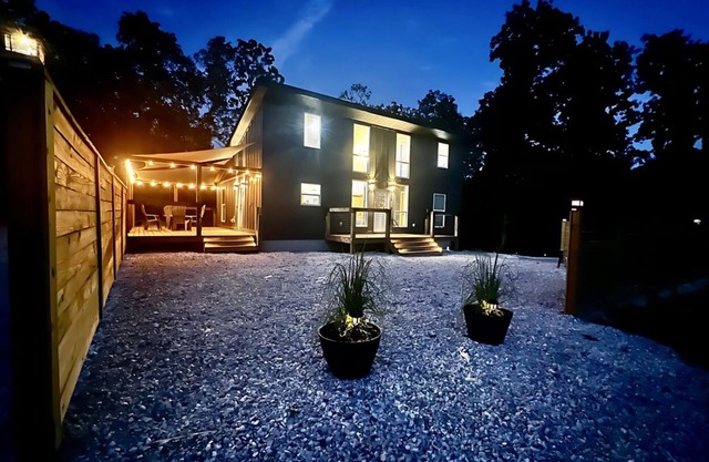 New Build! Peaceful 3B/3B with Loft Hot Springs Lake Hamilton Oaklawn