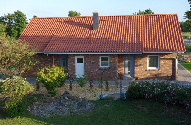 NEW BUILDING - Country house vacation with a near-natural garden near the Baltic Sea