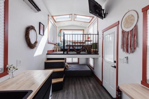 New calm & relaxing Tiny House w deck near ZION