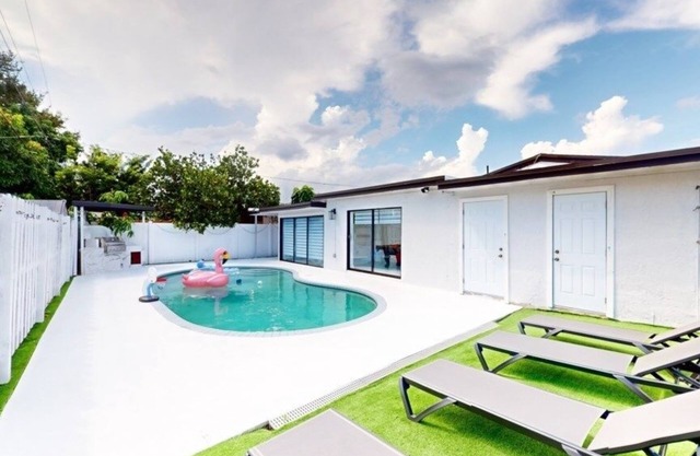 NEW! Casa Lucia 5BR Home w/Pool Near Hard Rock Casino