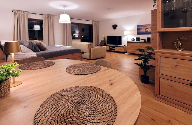 NEW! Central 50 m² apartment with balcony & mountain view - Cozy & parking space