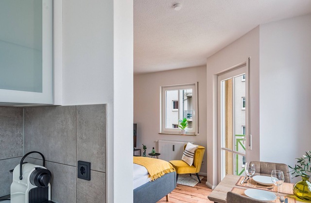 NEW/Central/Balcony/WIFI/Parking/Netflix/Nespresso