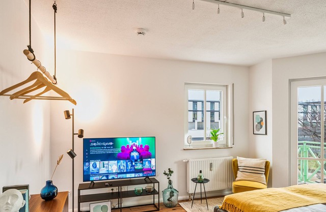 NEW/Central/Balcony/WIFI/Parking/Netflix/Nespresso