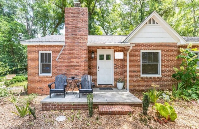 NEW! Charming 2-Bedroom House - 0.8 Mile Walk to Stadium and Midtown! n