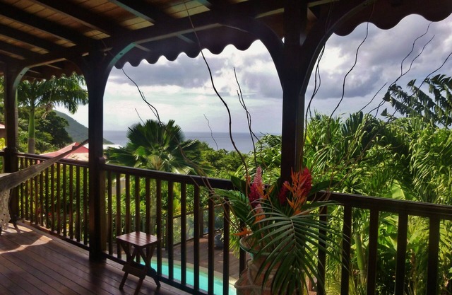New: charming villa with exotic garden and pool overlooking the Caribbean Sea