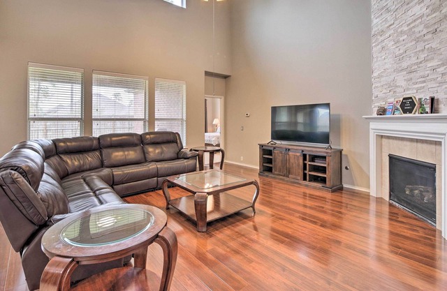 NEW! Chic Houston Home - Furnished Patio + Grill!