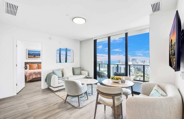 NEW: Chic Miami Beach 2BR/2BA – Walk to Ocean!