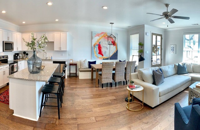New, clean, and spacious 3 br/3 .5 ba Oxford condo!