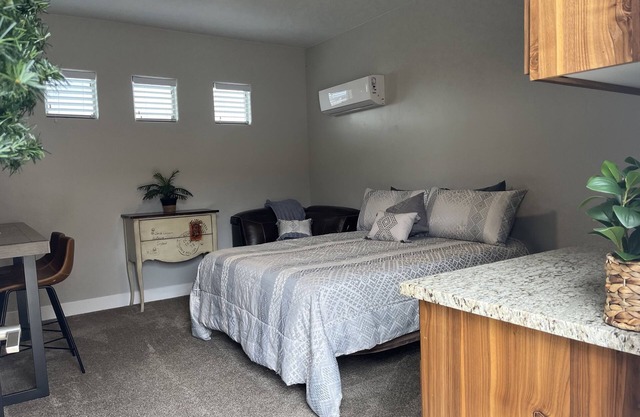 New Comfy Cozy Casita near the Lakes, Dunes & Golfing! nPerfect Couples Getaway!