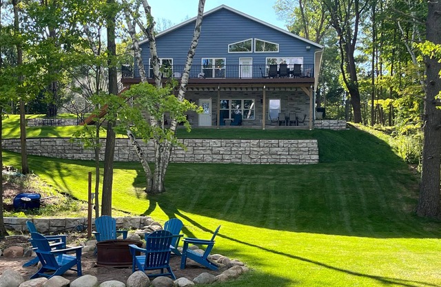 New Construction Lake House w/Private Beach on Knife Lake w/Pontoon Rental