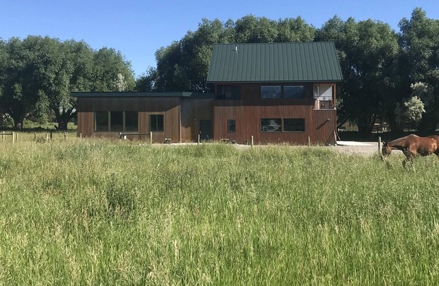 New! Custom built Blue Pine Guest House