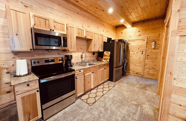 New Custom Designed Country Dwelling Close to Town