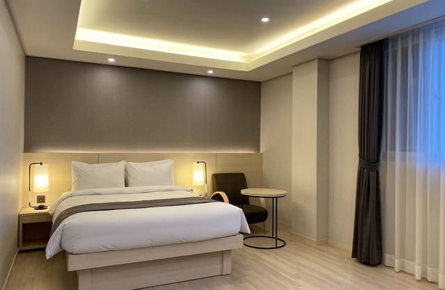 New Donghae Hotel