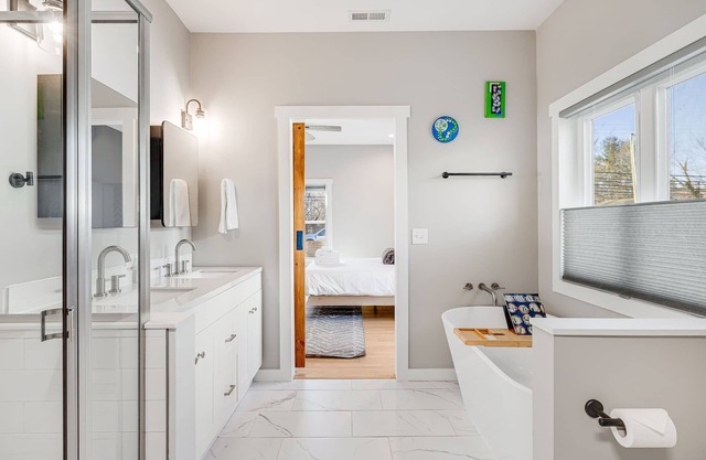 NEW Dream Weaver - 5 min Walk to Main Street!