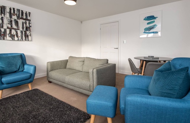 New Durham Courtyard - perfect for people visiting/ working in Durham