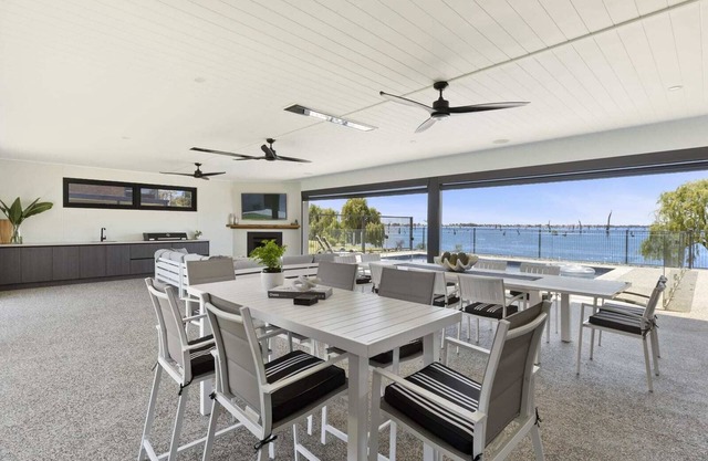 NEW: Elements on the Waters Edge, Woodlands