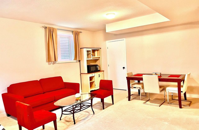New Entire Upper level basement suite. Bright and spacious. Pet friendly.