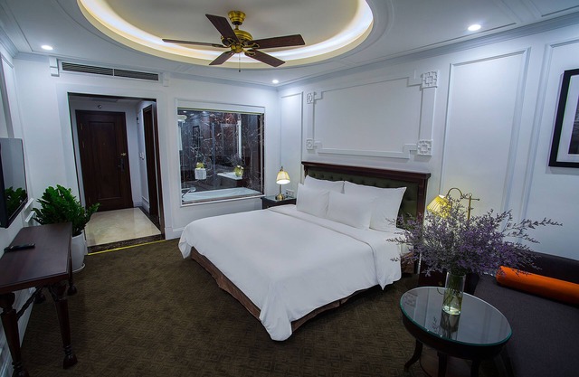 New Era Hotel and Villa