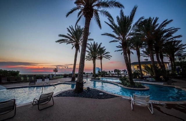 NEW Fabulous Custom Beach House in Pointe West!