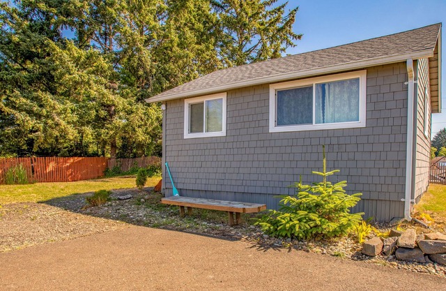 NEW: Get Away to the Ocean at Breakwater Inn & Cottages