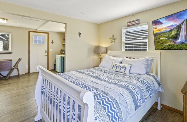 NEW: Get Away to the Pacific at Breakwater Inn & Cottages