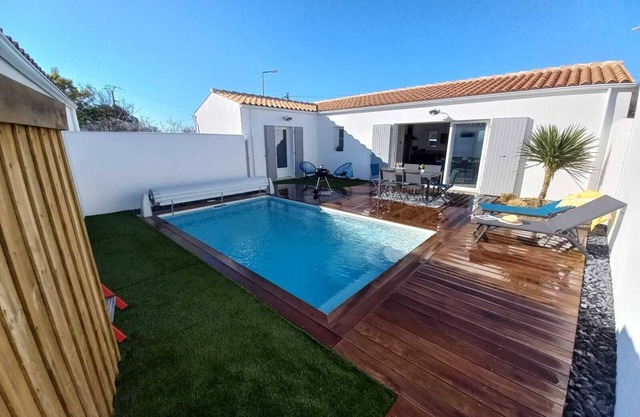 NEW " 🌺Hibiscus🌺 ", Nice new villa with heated pool, pets welcome