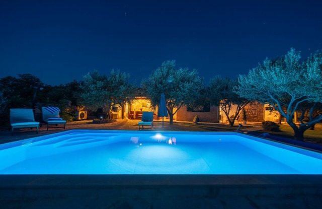 NEW! Holiday home Maša with heated pool- near NP Krka