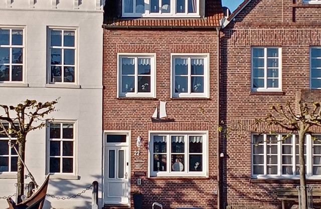 NEW! Holiday home with a unique view of the historic port of Weener