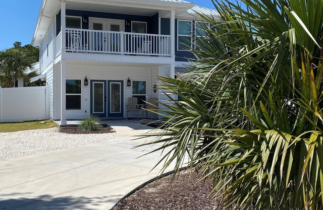 New Home (2022) located between Gulf and Grand Lagoon - 5 min walk to Beach