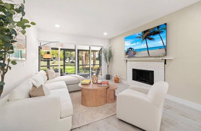 New Home at PGA National on Golf Course with Private Spa by Guaranteed Rental™