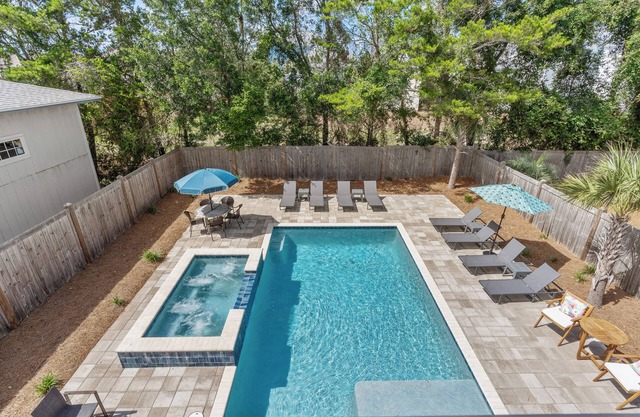 New Home, Huge Private Pool Deck, Walk to Beach, Dog Friendly