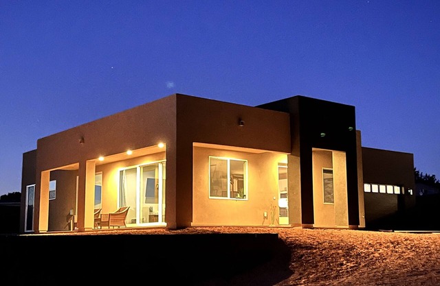 New Home with incredible views of Lake Powell