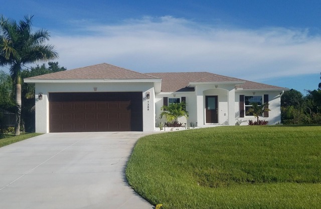 New house completed in Mar 2022 with pool and tiki bar! 15 min. to Gulf Beaches.
