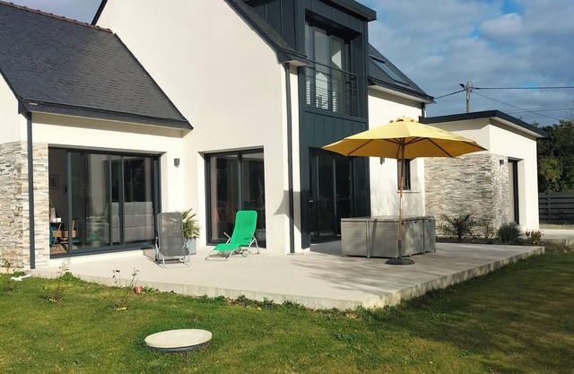 New house for rent in Plouescat, 4km from the sea, built in 2024.