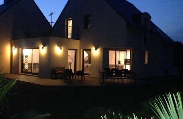 New house of 140 sqm, with garden, beach 400 m, 4 bedrooms, 8 people