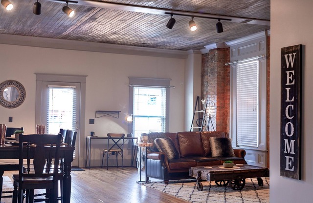 *New* Kentucky Industrial Bourbon Downtown Loft!