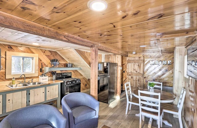 NEW! Lakeside Cabin < 1 Mi From Mt Kineo Shuttle!