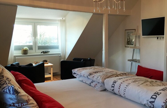 NEW / Landhaus Grandma Muh with 2 exclusive apartments a. very large property / near Dangast
