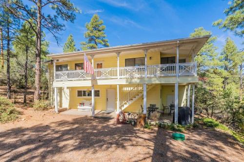 New Listing - Cedar Escape -Close to Lakes & Golf