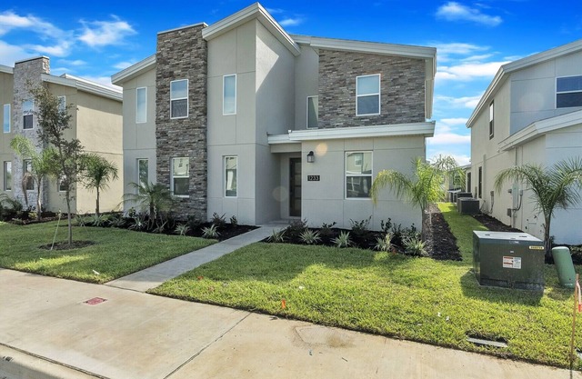 New Listing! Champions Gate Resort, 10mi to Disney & 21mi to Universal - FS383800