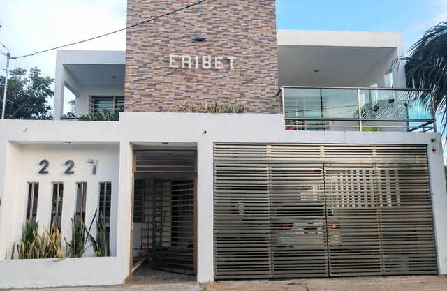 *New Listing* Close to the Sea, 2 blocks from the Beach