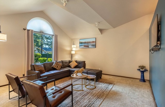 New Listing-Comfy Home near Dunes & Ocean! Family & Pet friendly!