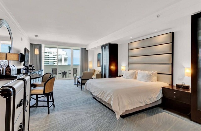 New Listing - Fontainebleau Sorrento Junior Suite