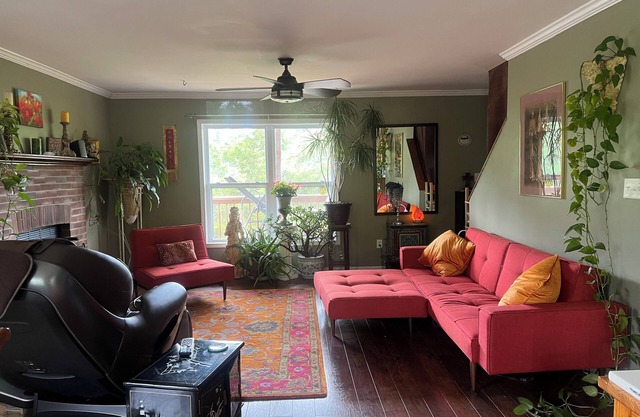NEW LISTING Heavenly Spa Retreat Sunrise & Sunset Views. Month to Month.