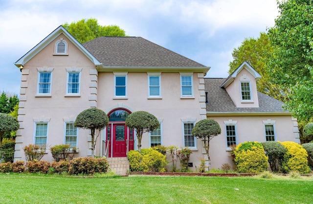 New Listing! Large Luxury House with HUGE backyard near Lake Norman & Charlotte!